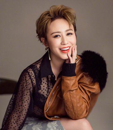 ��ѧ��������Ȼͬһ������գ� ϲ��Ů���������¶̷����ͱ�Ů��