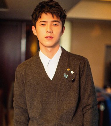 ���Ȼ����ŦԼ���Ž�ͷ�� ��ɫ�����鷢�ܲ���Ӵ