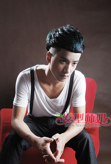 男生蘑菇头发型 与蘑菇头相似的男生发型名字加图片