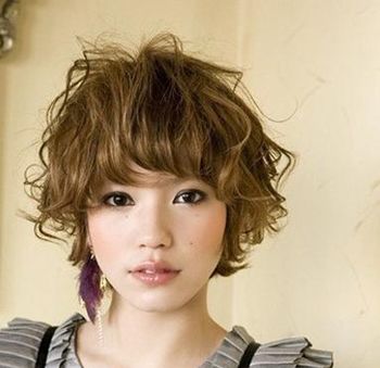 大脸短发女孩发量少适合样的发型大脸女头发发型男短图片