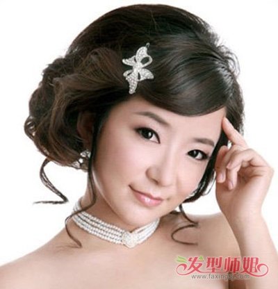 矮个子圆脸适合什么新娘发型 矮胖圆脸简单盘