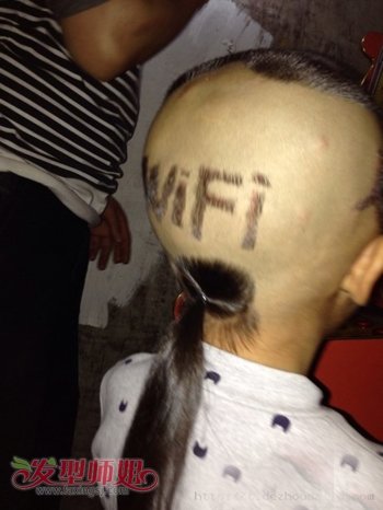 2017年小男孩流行发型 小男孩超短字母发型图