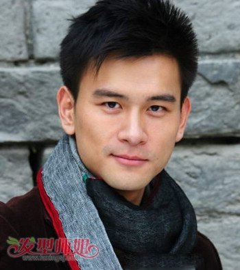 男生大脸应该造什么发型 成熟大脸男人的发型