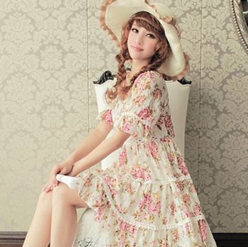 <em>方脸头发少</em>适合什么发型 <em>方脸女生发型</em>设计图