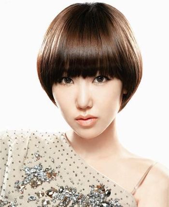 女生蘑菇头<em>留</em>长发的<em>过程</em> <em>怎样打理头发</em>才好看