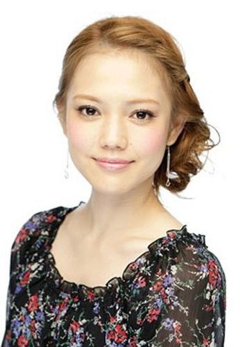 怎样脸型适合韩国丸子头 韩国女生丸子头与脸