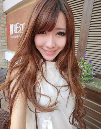 瓜子脸女生适合烫什么样的刘海 直刘海中长烫发发型(4