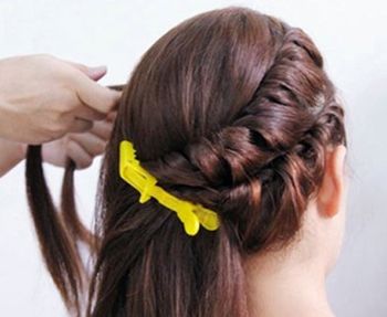 怎样盘气质发型 简约盘发发型图片步骤(2)