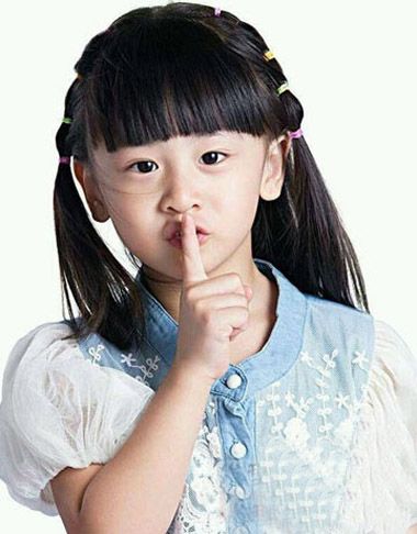 齐刘海小女孩双扎 公主头发型