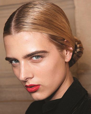 职业妇女盘发型 中年职业女性盘发发型