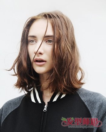 头发刚齐肩可以做微卷吗 及肩发尾微卷发型