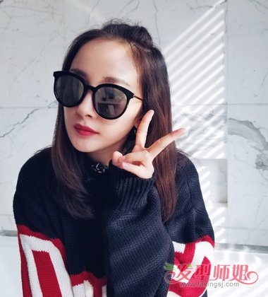 不理出轨门 与黄子韬玩kiss的杨幂发型很少女