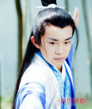 易烊千玺陌上少年古装发型 思美人再秀少年郎