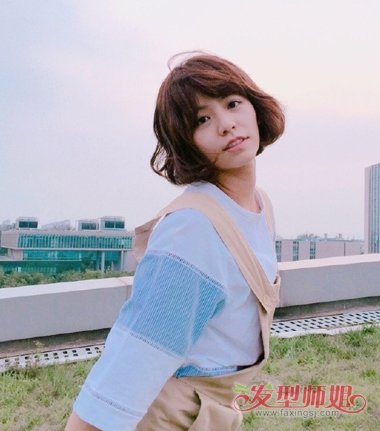 宋芸桦 斜刘海包脸短发发型