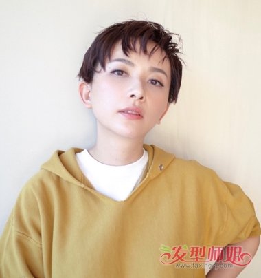 2017-03-28来源:发型师姐编辑:jane 分享到  都说女生帅起来能甩男生