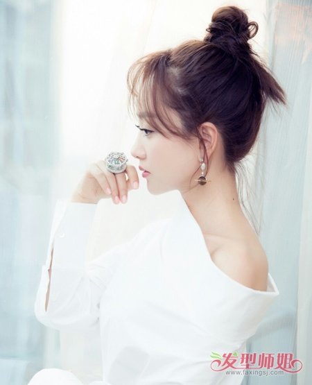 杨蓉 丸子头扎发发型