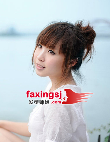 韩式盘发,<em>日常</em>简单盘发步骤技巧_<em>盘头发的方法</em>