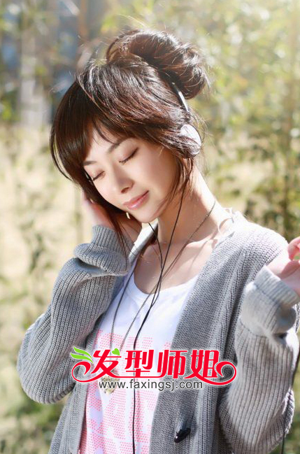 韩式盘发,<em>日常</em>简单盘发步骤技巧_<em>盘头发的方法</em>