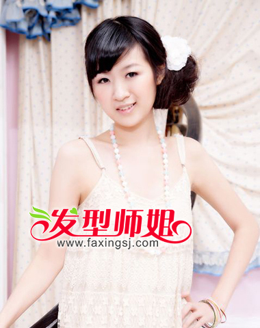 中<em>短发</em>女生<em>马尾</em>样式盘发<em>怎么梳</em> 巧扎<em>马尾</em>盘发
