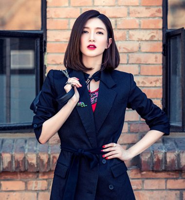 ����Ӱ���ʶ̷����� ���ά����ʹŮ����������