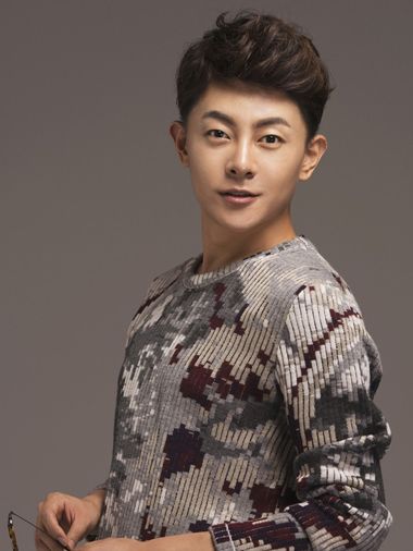 小脸更具大智慧 波点男神张皓然亲领小脸烫发时尚(5)