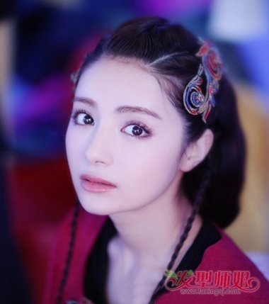 真混血麦迪娜古装发型 从头发透着异族风采(4)