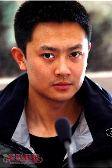 中国内地演员印小天的发型 强势逆袭帅气的造型(3)