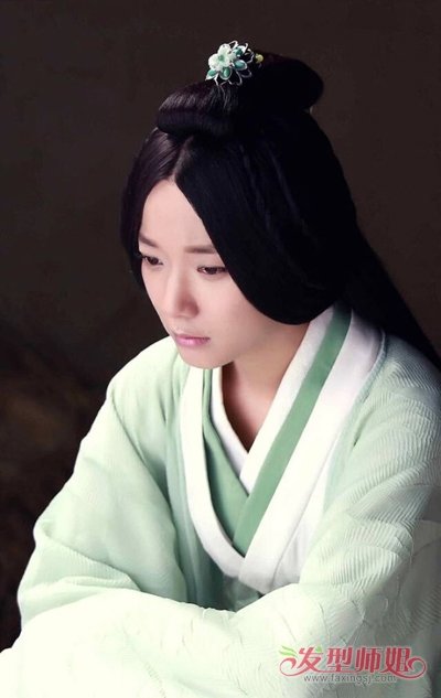 王珞丹古装扎发发型
