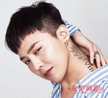 男生蘑菇头刮痕发型不止呆萌可爱 男生超帅蘑菇头发型融入刮痕时尚