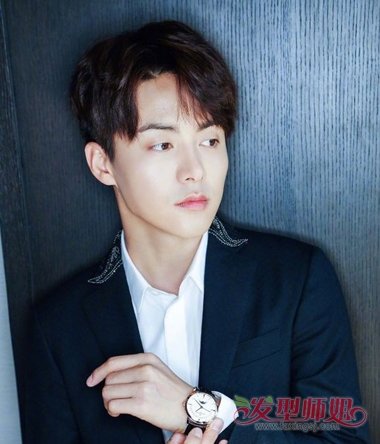 男生偏分烫 纹理烫短发发型