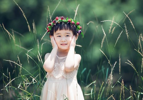 2020小女孩剪齐刘海又萌又可爱 女童时尚甜美齐刘海发型全新上线